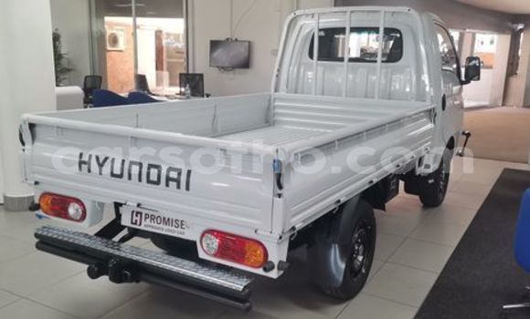 Buy Used Hyundai H200 White Truck in Maseru in Maseru Buy Used Hyundai H200 White Truck in Maseru in Maseru