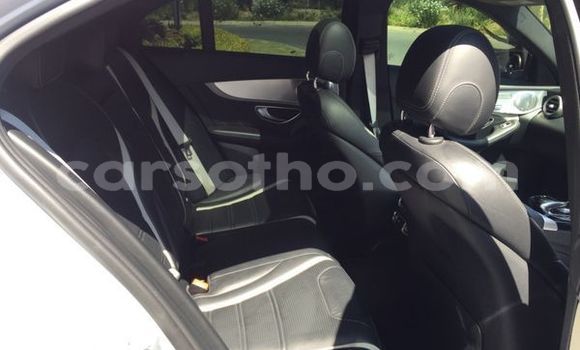 Sayi Na hannu Mercedes-Benz C-klasse Silver Mota in Maseru a Maseru Sayi Na hannu Mercedes-Benz C-klasse Silver Mota in Maseru a Maseru