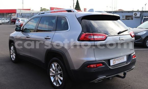 Buy Used Jeep Cherokee Silver Car in Maseru in Maseru Buy Used Jeep Cherokee Silver Car in Maseru in Maseru