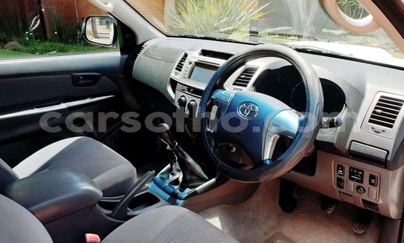 اشتري مستعمل Toyota Hilux White سيارة في Maseru في Maseru اشتري مستعمل Toyota Hilux White سيارة في Maseru في Maseru