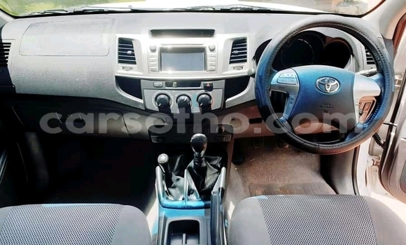 اشتري مستعمل Toyota Hilux White سيارة في Maseru في Maseru اشتري مستعمل Toyota Hilux White سيارة في Maseru في Maseru