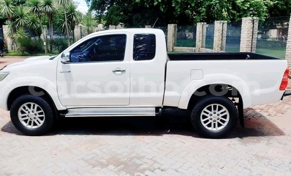 اشتري مستعمل Toyota Hilux White سيارة في Maseru في Maseru اشتري مستعمل Toyota Hilux White سيارة في Maseru في Maseru
