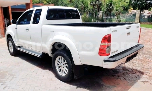 اشتري مستعمل Toyota Hilux White سيارة في Maseru في Maseru اشتري مستعمل Toyota Hilux White سيارة في Maseru في Maseru