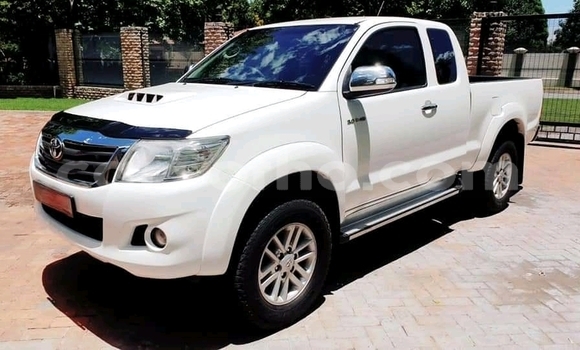 اشتري مستعمل Toyota Hilux White سيارة في Maseru في Maseru اشتري مستعمل Toyota Hilux White سيارة في Maseru في Maseru