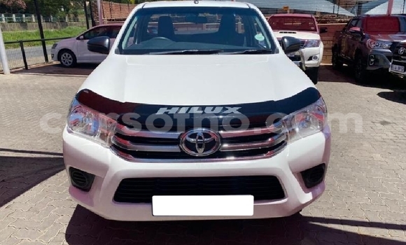 Sayi Na hannu Toyota Hilux White Mota in Maseru a Maseru Sayi Na hannu Toyota Hilux White Mota in Maseru a Maseru