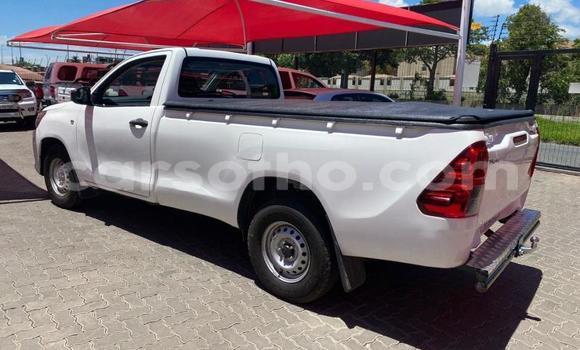 Sayi Na hannu Toyota Hilux White Mota in Maseru a Maseru Sayi Na hannu Toyota Hilux White Mota in Maseru a Maseru