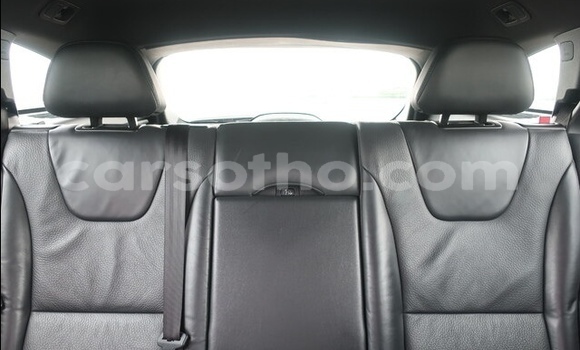 Sayi Na hannu Volvo V60 White Mota in Butha Buthe a Butha-Buthe Sayi Na hannu Volvo V60 White Mota in Butha Buthe a Butha-Buthe