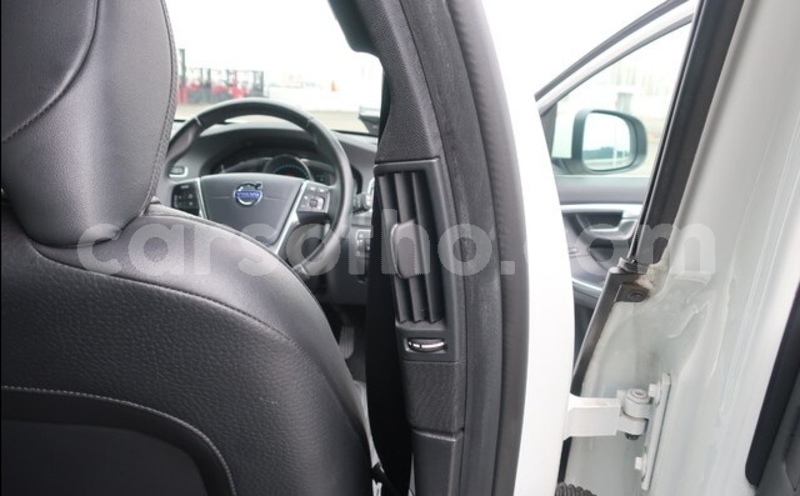 Big with watermark volvo v60 butha buthe butha buthe 23736