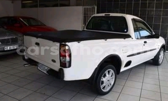 Sayi Na hannu Ford Capri White Mota in Butha–Buthe a Thaba-Tseka Sayi Na hannu Ford Capri White Mota in Butha–Buthe a Thaba-Tseka