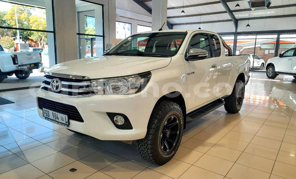 Buy Used Toyota Hilux White Car in Maseru in Maseru Buy Used Toyota Hilux White Car in Maseru in Maseru