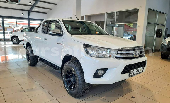 Buy Used Toyota Hilux White Car in Maseru in Maseru Buy Used Toyota Hilux White Car in Maseru in Maseru