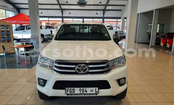 Buy Used Toyota Hilux White Car in Maseru in Maseru Buy Used Toyota Hilux White Car in Maseru in Maseru