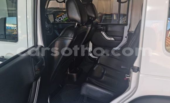 Buy Used Jeep Wrangler White Car in Maseru in Maseru Buy Used Jeep Wrangler White Car in Maseru in Maseru