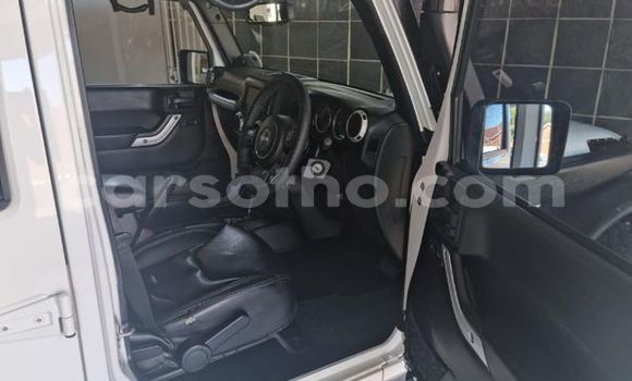 Buy Used Jeep Wrangler White Car in Maseru in Maseru Buy Used Jeep Wrangler White Car in Maseru in Maseru