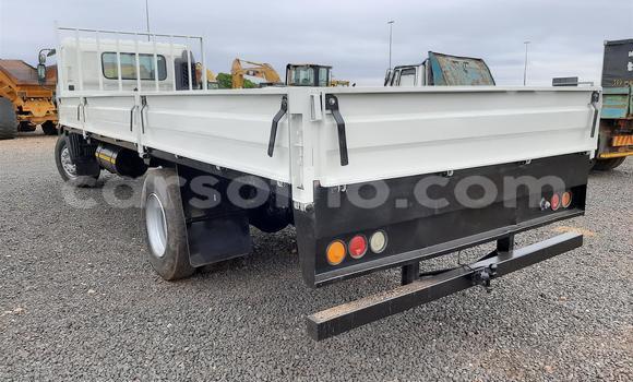 Buy Used Hino 300 Series White Truck in Maseru in Maseru Buy Used Hino 300 Series White Truck in Maseru in Maseru