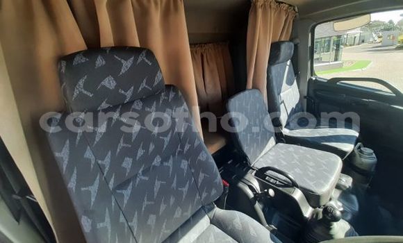 Buy Used Hino 300 Series White Truck in Maseru in Maseru Buy Used Hino 300 Series White Truck in Maseru in Maseru