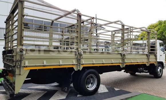 Buy Used Hino 300 Series White Truck in Maseru in Maseru Buy Used Hino 300 Series White Truck in Maseru in Maseru