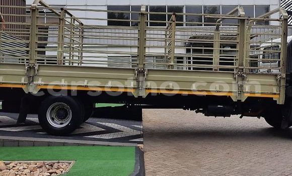 Buy Used Hino 300 Series White Truck in Maseru in Maseru Buy Used Hino 300 Series White Truck in Maseru in Maseru