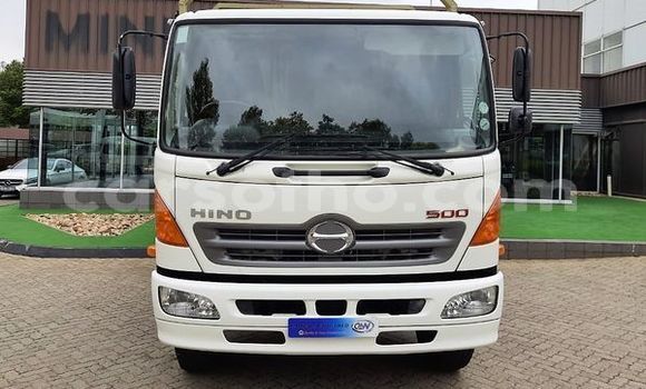 Buy Used Hino 300 Series White Truck in Maseru in Maseru Buy Used Hino 300 Series White Truck in Maseru in Maseru