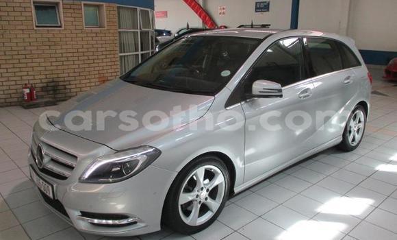 Acheter Occasion Voiture Mercedes-Benz B-klasse Gris à Maseru, Maseru Acheter Occasion Voiture Mercedes-Benz B-klasse Gris à Maseru, Maseru