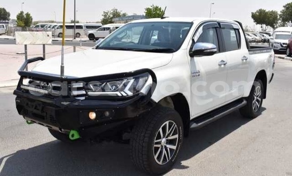 Buy Used Toyota Hilux White Car in Maseru in Maseru Buy Used Toyota Hilux White Car in Maseru in Maseru