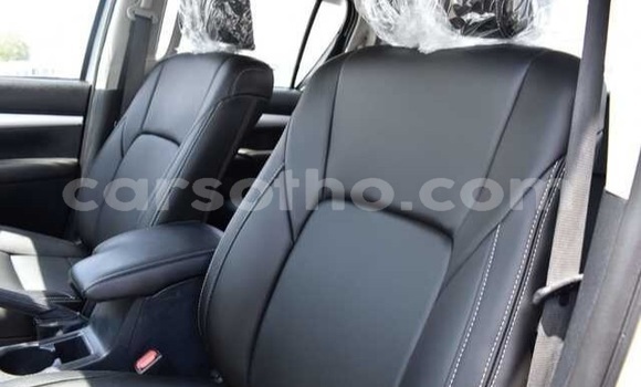 Buy Used Toyota Hilux White Car in Maseru in Maseru Buy Used Toyota Hilux White Car in Maseru in Maseru