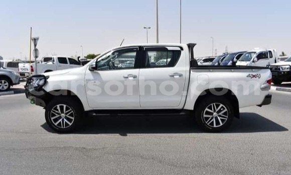 Buy Used Toyota Hilux White Car in Maseru in Maseru Buy Used Toyota Hilux White Car in Maseru in Maseru