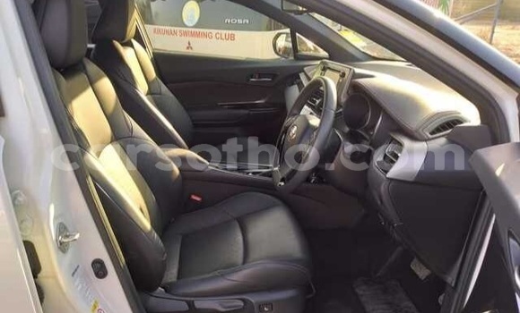 اشتري مستعمل Toyota C-HR White سيارة في Maseru في Maseru اشتري مستعمل Toyota C-HR White سيارة في Maseru في Maseru