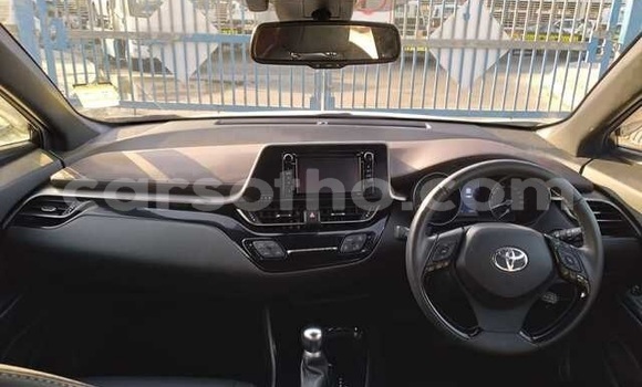اشتري مستعمل Toyota C-HR White سيارة في Maseru في Maseru اشتري مستعمل Toyota C-HR White سيارة في Maseru في Maseru