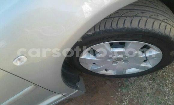 Acheter Occasion Voiture Toyota Avensis Gris à Maseru, Maseru Acheter Occasion Voiture Toyota Avensis Gris à Maseru, Maseru