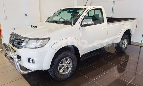 Buy Used Toyota Hilux White Car in Maseru in Maseru Buy Used Toyota Hilux White Car in Maseru in Maseru