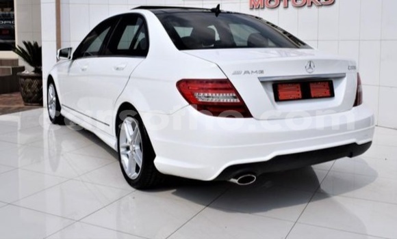 Acheter Occasion Voiture Mercedes-Benz C-Classe Blanc à Maseru, Maseru Acheter Occasion Voiture Mercedes-Benz C-Classe Blanc à Maseru, Maseru
