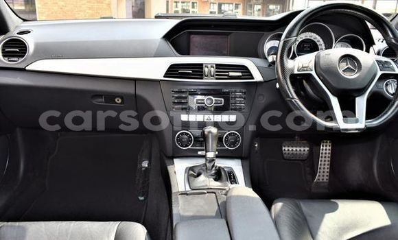 Acheter Occasion Voiture Mercedes-Benz C-Classe Blanc à Maseru, Maseru Acheter Occasion Voiture Mercedes-Benz C-Classe Blanc à Maseru, Maseru