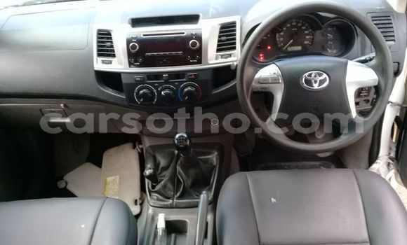 اشتري مستعمل Toyota Hilux White سيارة في Maseru في Maseru اشتري مستعمل Toyota Hilux White سيارة في Maseru في Maseru
