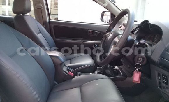 اشتري مستعمل Toyota Hilux White سيارة في Maseru في Maseru اشتري مستعمل Toyota Hilux White سيارة في Maseru في Maseru