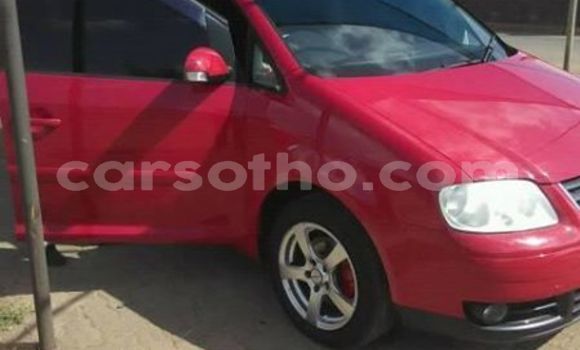 Acheter Occasion Voiture Volkswagen Touran Rouge à Maseru, Maseru Acheter Occasion Voiture Volkswagen Touran Rouge à Maseru, Maseru