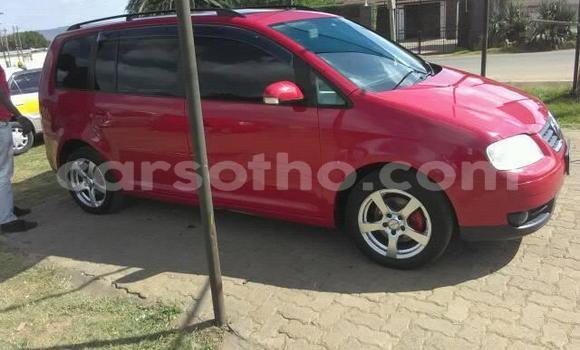 Acheter Occasion Voiture Volkswagen Touran Rouge à Maseru, Maseru Acheter Occasion Voiture Volkswagen Touran Rouge à Maseru, Maseru