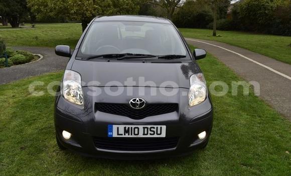 Sayi Na hannu Toyota Yaris Silver Mota in Butha–Buthe a Thaba-Tseka Sayi Na hannu Toyota Yaris Silver Mota in Butha–Buthe a Thaba-Tseka