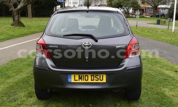 Sayi Na hannu Toyota Yaris Silver Mota in Butha–Buthe a Thaba-Tseka Sayi Na hannu Toyota Yaris Silver Mota in Butha–Buthe a Thaba-Tseka