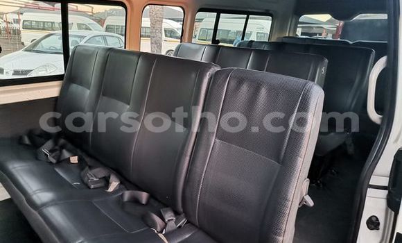 Sayi Na hannu Toyota Hiace White Mota in Maseru a Maseru Sayi Na hannu Toyota Hiace White Mota in Maseru a Maseru