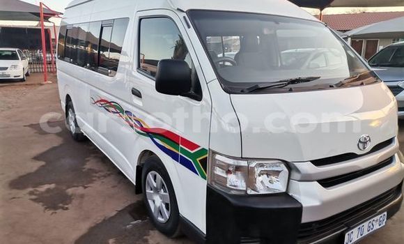 Sayi Na hannu Toyota Hiace White Mota in Maseru a Maseru Sayi Na hannu Toyota Hiace White Mota in Maseru a Maseru