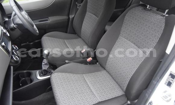 Acheter Occasion Voiture Toyota Yaris Blanc à Hlotse, Leribe Acheter Occasion Voiture Toyota Yaris Blanc à Hlotse, Leribe