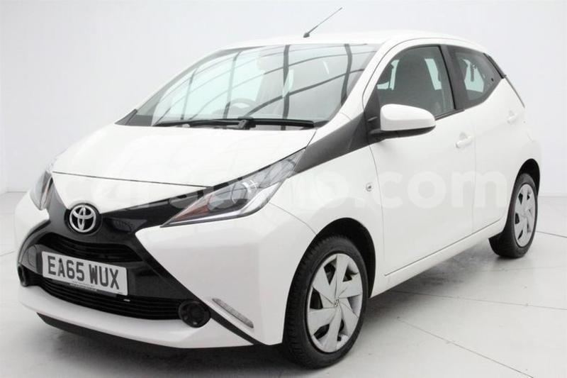 Buy Used Toyota Aygo White Car In Mafeteng In Mafeteng - Carsotho