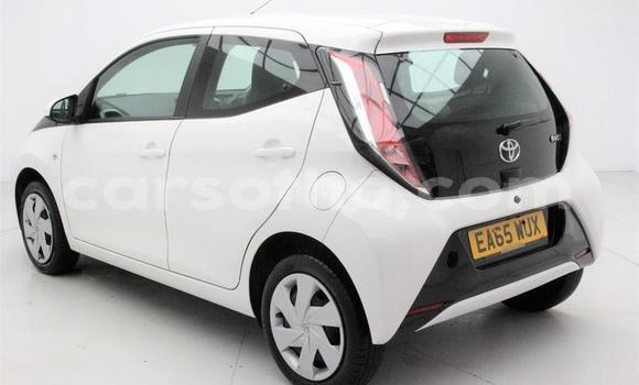 Sayi Na hannu Toyota Aygo White Mota in Mafeteng a Mafeteng Sayi Na hannu Toyota Aygo White Mota in Mafeteng a Mafeteng