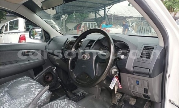 Acheter Occasion Voiture Toyota Hilux Blanc à Maseru, Maseru Acheter Occasion Voiture Toyota Hilux Blanc à Maseru, Maseru
