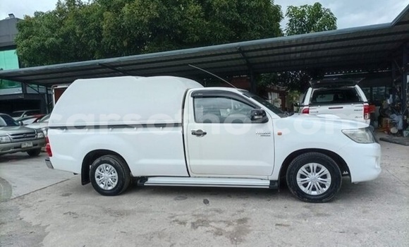 Acheter Occasion Voiture Toyota Hilux Blanc à Maseru, Maseru Acheter Occasion Voiture Toyota Hilux Blanc à Maseru, Maseru