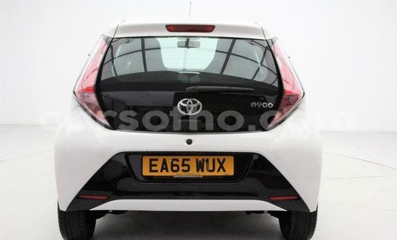 Sayi Na hannu Toyota Aygo White Mota in Mafeteng a Mafeteng Sayi Na hannu Toyota Aygo White Mota in Mafeteng a Mafeteng