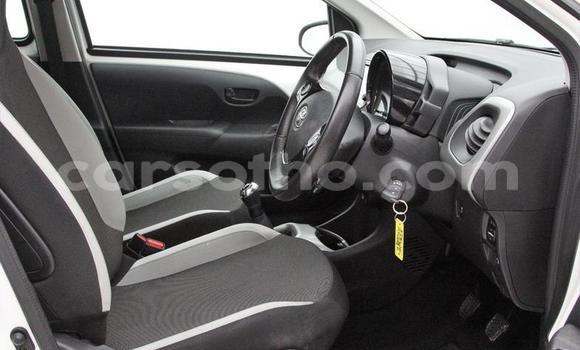 Sayi Na hannu Toyota Aygo White Mota in Mafeteng a Mafeteng Sayi Na hannu Toyota Aygo White Mota in Mafeteng a Mafeteng
