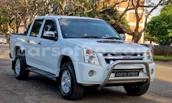 Acheter Occasion Voiture Isuzu KB Blanc à Maseru, Maseru Acheter Occasion Voiture Isuzu KB Blanc à Maseru, Maseru