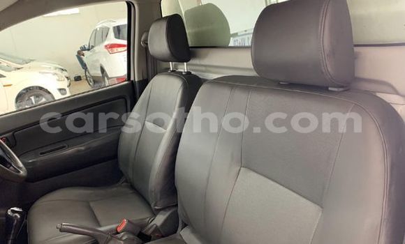 Buy Used Toyota Hilux White Car in Maseru in Maseru Buy Used Toyota Hilux White Car in Maseru in Maseru